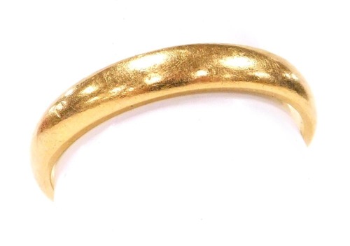 A 22ct gold wedding band, size M&frac12;, 3.5g.