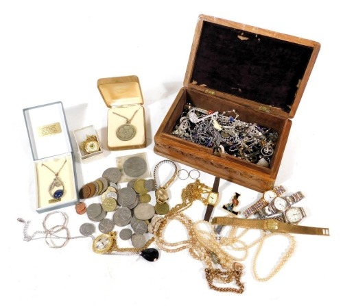 Silver and costume jewellery, including a sodolite pendant on chain, lady's wrist and pendant watches, rings, earrings, necklaces, simulated pearls, etc. (a quantity)