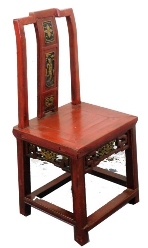 A 19thC Chinese red lacquer child's chair, with gilt decoration.