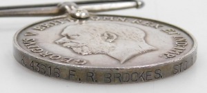A collective lot of WWI medals, including BWM inscribed Cpl. SG Brazell, RAF, a medal pair inscribed K43616 FR Brookes, Stoker, Royal Navy, a medal pair inscribed 110104 Gnr. JE Gorst, Royal Artillery and an unnamed Victory medal. - 11
