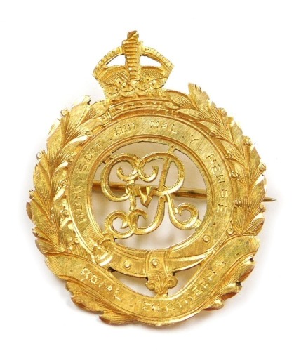 A regimental sweetheart brooch for the Royal Engineers, yellow metal stamped 9ct, with hinged pin, 3.9g.
