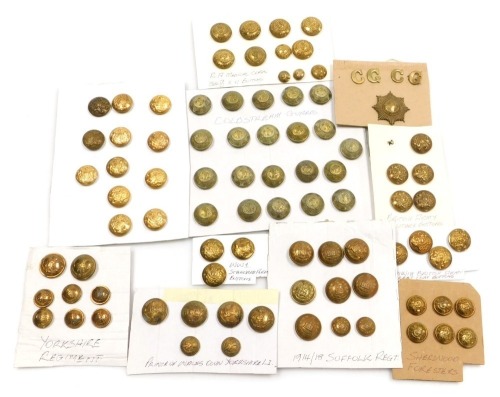 A collection of military brass buttons, including Coldstream Guards, Suffolk Regiment, Royal Army Medical Crops, Sherwood Foresters, etc. (1 tray)