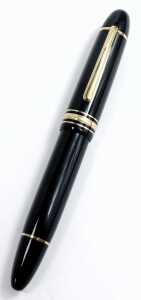 A Montblanc Meisterstuck 149 fountain pen, in black, with 18ct nib. - 3