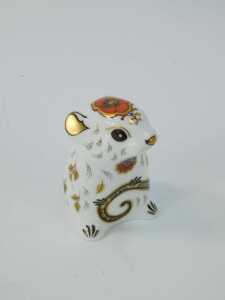 A Royal Crown Derby mouse paperweight, with gold stopper, 7.5cm high, boxed. - 2