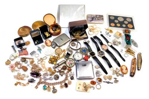Costume jewellery, brooches, lady's wristwatches, silver bangle, silver plated cigarette case, Acme whistle, etc. (1 tray)