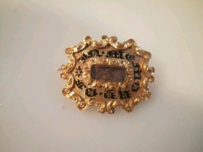 A late Georgian gold child's memorial locket