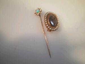 A Victorian gold backed memorial brooch