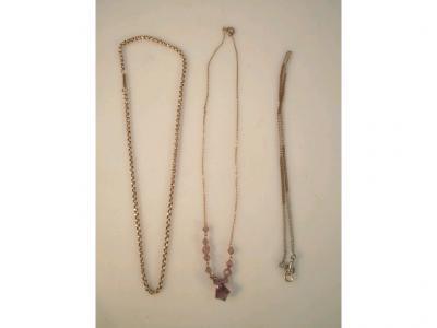 A yellow metal linked chain