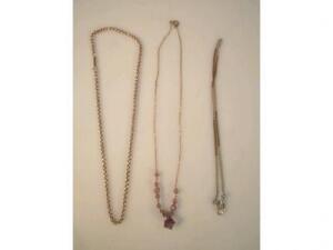 A yellow metal linked chain
