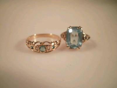 Two 15ct stone set signet rings