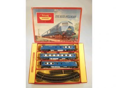 A Tri-ang Hornby The Blue Pullman electric train set