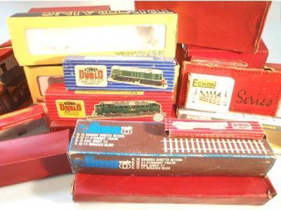 Various empty boxes, including eleven Hornby Trains track boxes, Trix Trains