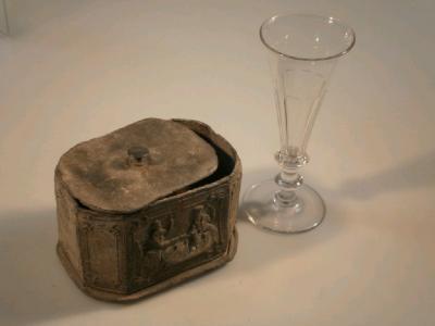 A 19thC lead tobacco box and inner lid (lacking cover)
