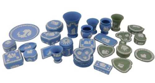 Various Wedgwood green and blue Jasperware, to include mainly 1960's vase, 10cm high, clover...