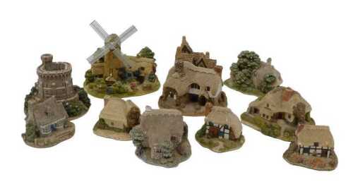 Various Lilliput Lane cottages, Ostlers Keep, 8cm high, and other cottages. (a quantity)