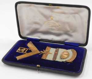 Masonic Interest. An 18ct gold Royal Jubilee Lodge medal, for lodge 72, with fund MDCCCX enamel... - 3