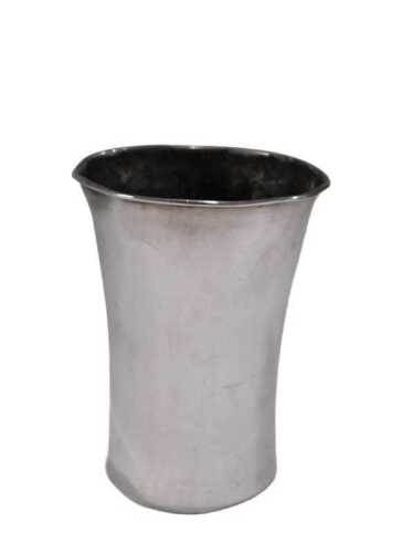 A late 19th/early 20thC plain beaker, of inverted form, unmarked white metal, 10cm high. (AF)