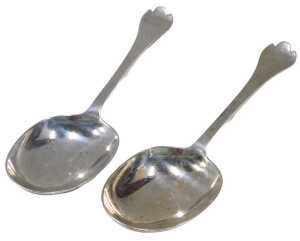 A pair of Edward VII silver trefid topped serving spoons, maker HA&S, London 1905, 4oz.