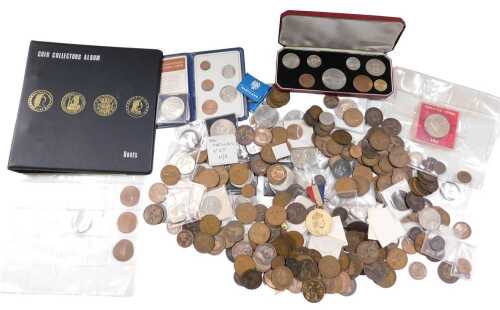 Various coins, Elizabeth II cased coin set, various other low-denomination coins, commemorative...