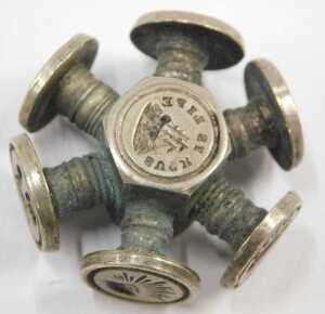 A Victorian wheel seal, with multiple wax seals, 3cm wide. - 4