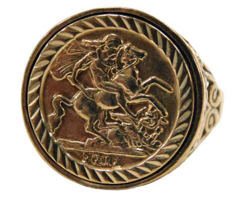 A 9ct gold St George signet ring, 2.9g all in.