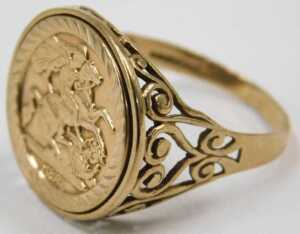 A 9ct gold St George signet ring, 2.9g all in. - 2