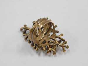 An abstract dress ring, formed as coral, with a gilded finish, white metal stamped 925, 4cm high,... - 2