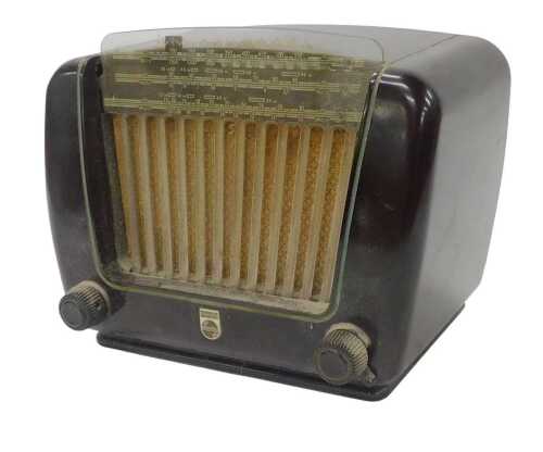 A mid 20thC Philips NRC4130 Bakelite cased radio, 23cm high. WARNING! This lot contains untested...