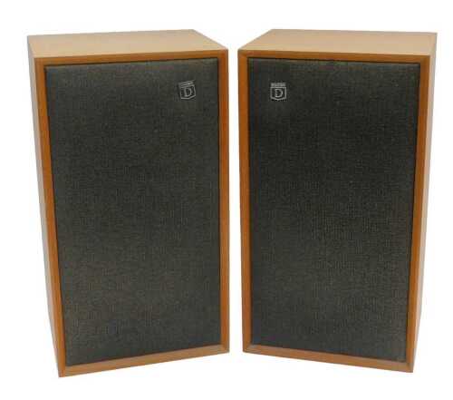Two Dynatron freestanding speakers, 48cm high.