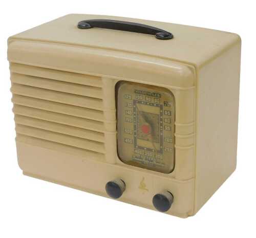 A mid 20thC Plaskon ivory coloured RCA radio, model 9TX-21, circa 1939, DB3592347, with...