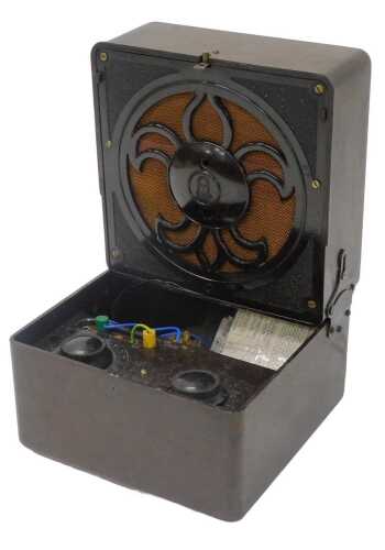A mid 20thC Bakelite cased Kolster Brandes Masterpiece radio, circa 1925, 17cm high. WARNING!...