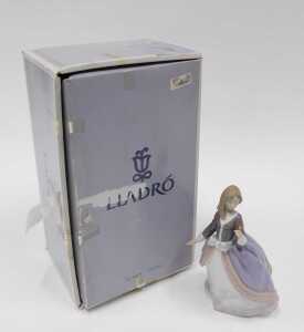 A Lladro figure Angela, girl with pink parasol, 5211, 8cm high (parasol loose), boxed. - 3