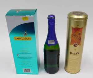 Three bottles of alcohol, to include a Bell's Extra Special eight year old blended Scotch whisky,... - 2