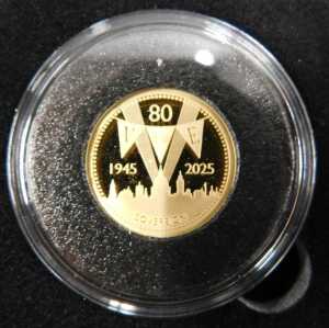 A Harrington & Byrne 80th Anniversary of VE Day gold proof six coin collection, dated 2025,... - 4