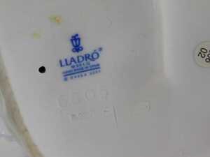 A Lladro figure group Romantica, 36cm high, boxed. (AF) - 3