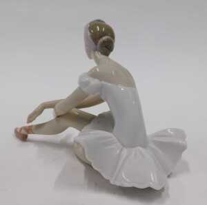 A Lladro figure Rose Ballet, number 05919, 14cm high. (boxed) - 2