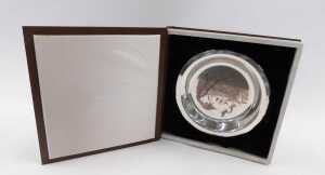 An Elizabeth II silver Skating on the Brandywine plate, of circular form, etched with scene,... - 4