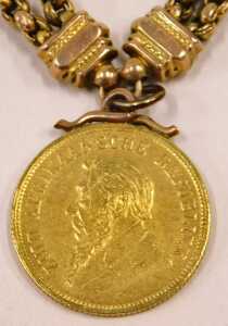 A South Africa Half Pond gold coin bracelet, the coin on a yellow metal mount, on a 19thC two... - 3