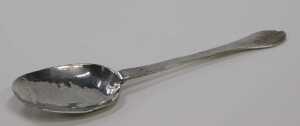 An early 18thC rattail trefid spoon, with plain bowl and stem, marks rubbed, probably Queen Anne,... - 3
