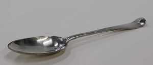 An 18thC Irish silver dessert spoon, Old English pattern, Dublin 1753, crested probably Earl of... - 3
