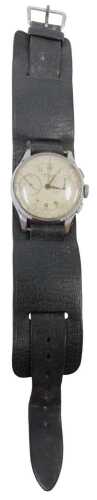 A Leonidas stainless steel cased gentlemen's chronograph wristwatch, the cream coloured dial...