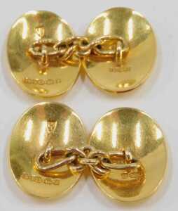 A pair of 15ct gold cufflinks, each with plain oval ends joined by chains, 8g. (2) - 2