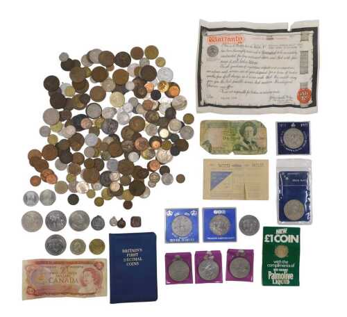 Various coins, banknotes, etc., pre decimal and others, world used, low denomination pennies,...
