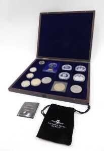 Various commemorative proof and other coins and medallions, to include 2002 Falkland Islands... - 3