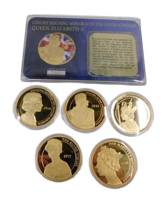 Various commemorative coins, to include Longest Reigning Monarch of The United Kingdom gold...