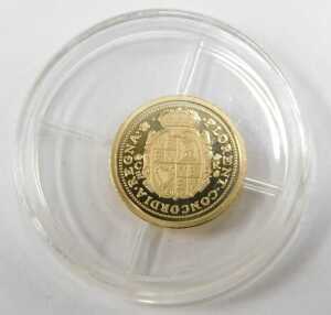 A 15ct gold Charles I Juxon medal replica, in proof style casing and outer coin case, with... - 3