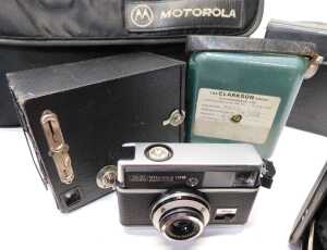 Cameras, to include a Kodak Six-20 folding Brownie camera, in a brown leather case, a Zeiss Ikon... - 5