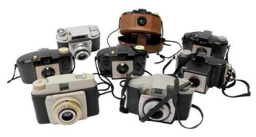 A group of Kodak Brownie 127 and other cameras, to include Ilford Sporte 4, Halina Achromat, etc....