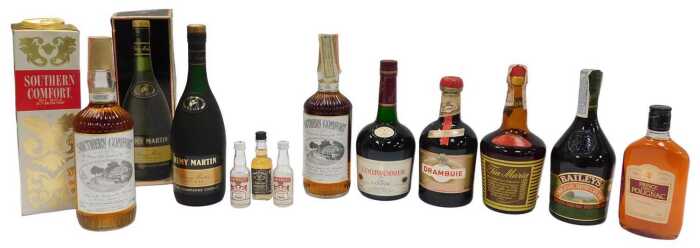 Alcohol, to include Southern Comfort, Drambuie, Tia Maria, miniatures, etc. (a quantity)