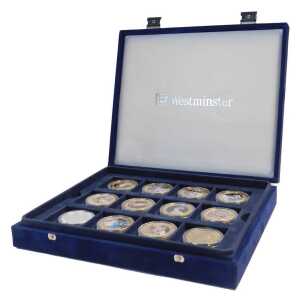 Various Elizabeth II commemorative coins, to include a Cook Islands 2013 dollar, commemorating...